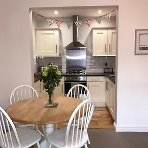 High Tide Apartment