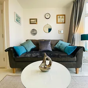 Tide Apartment